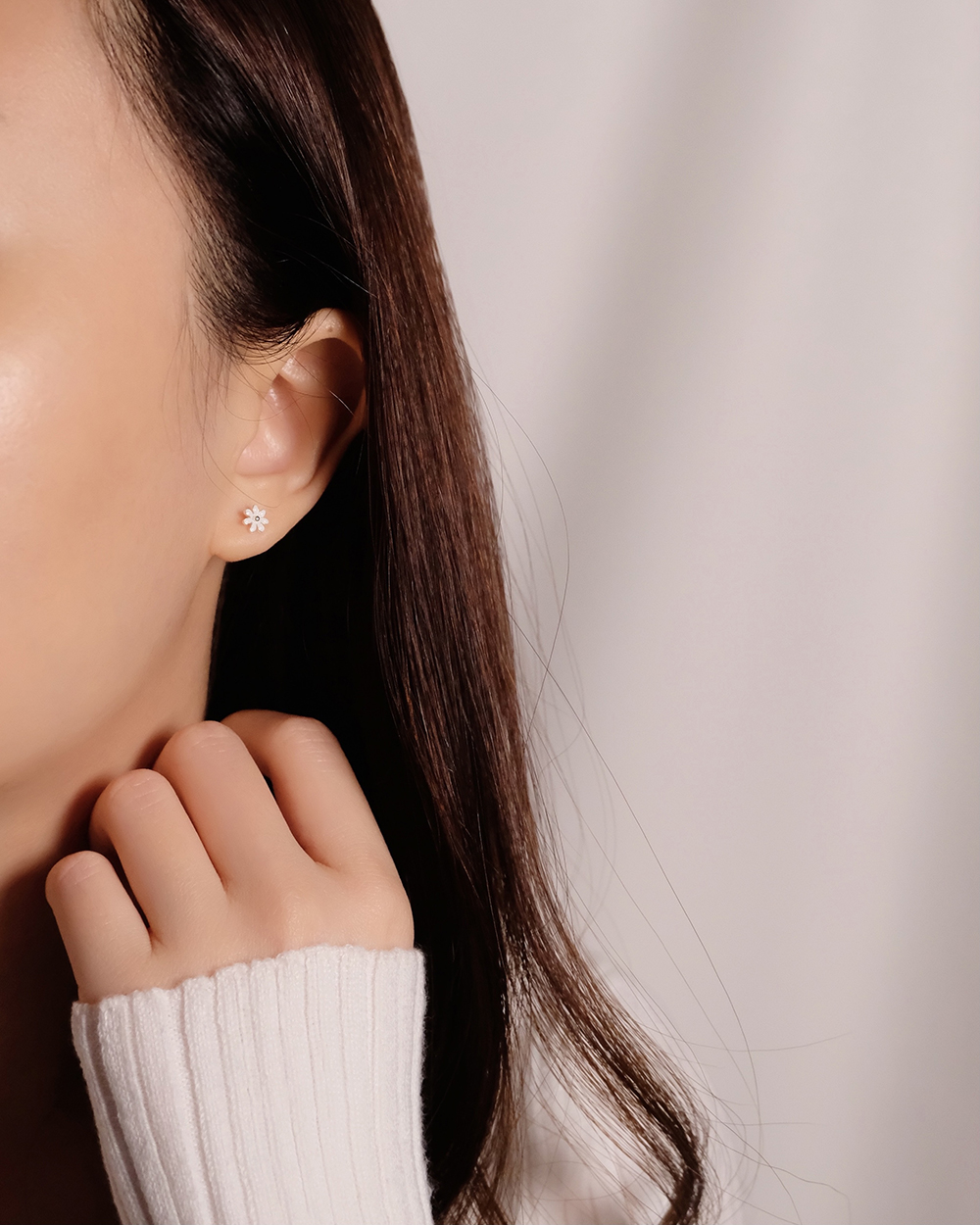 Little Daisy Earrings - Image 3
