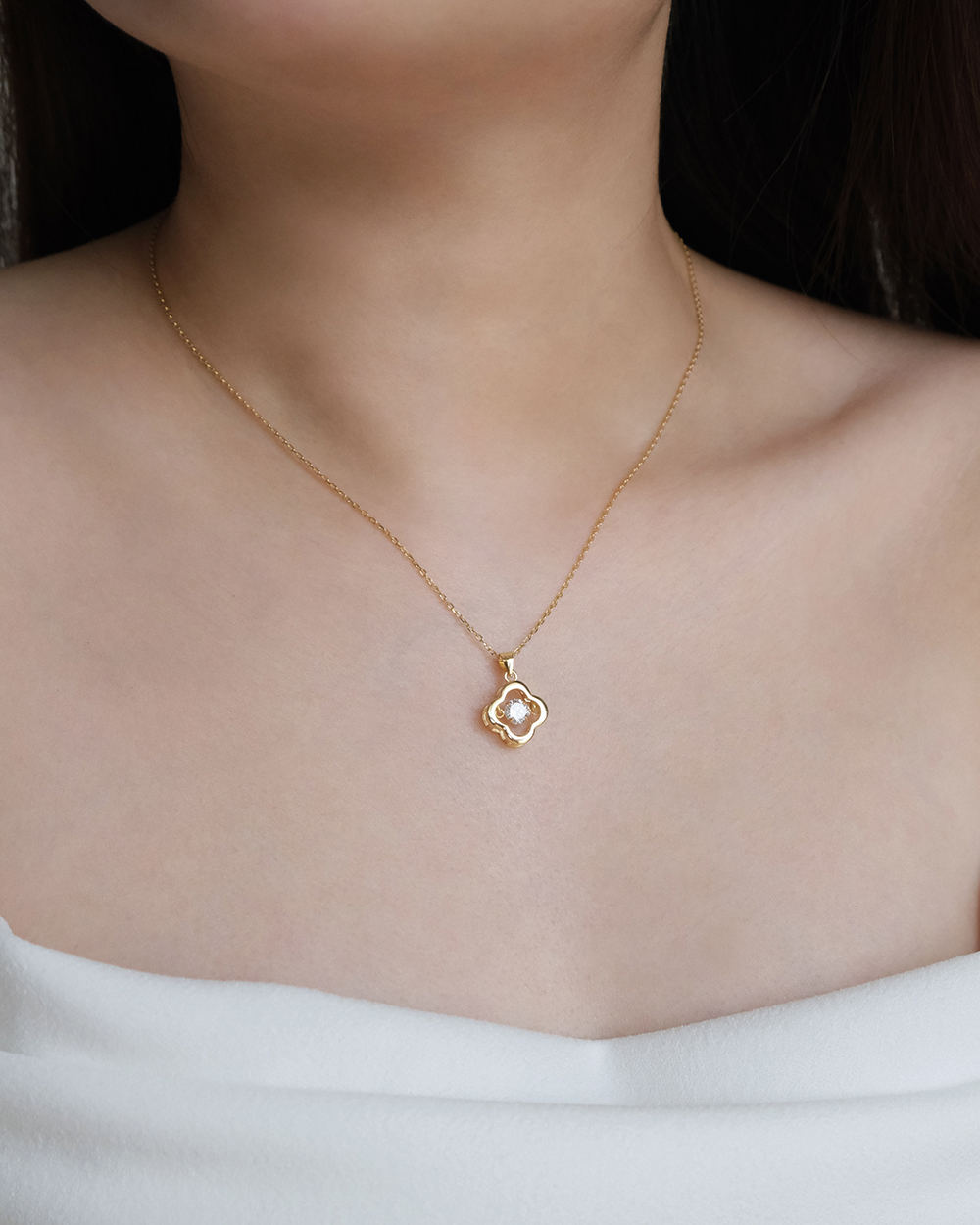 Clover Dancing Diamond Necklace (Gold) - Image 2